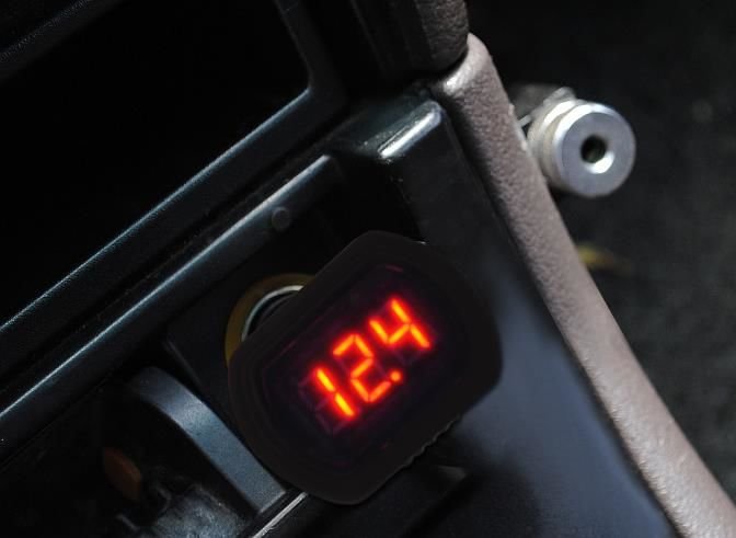 Voltmeter 12V-2